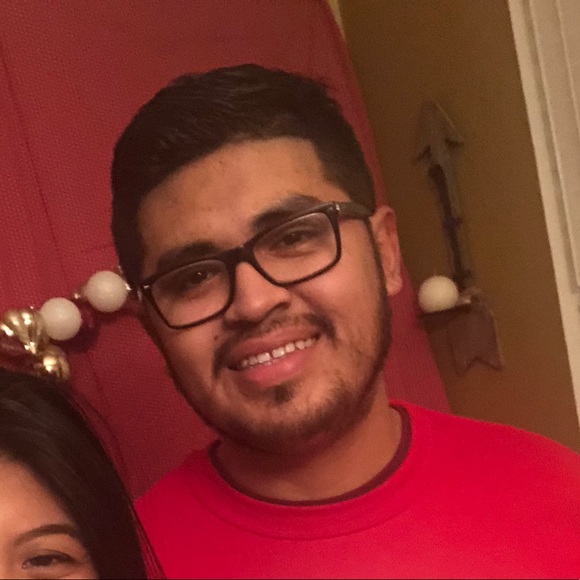 Meet your Posher, Isai - Picture 1 of 1